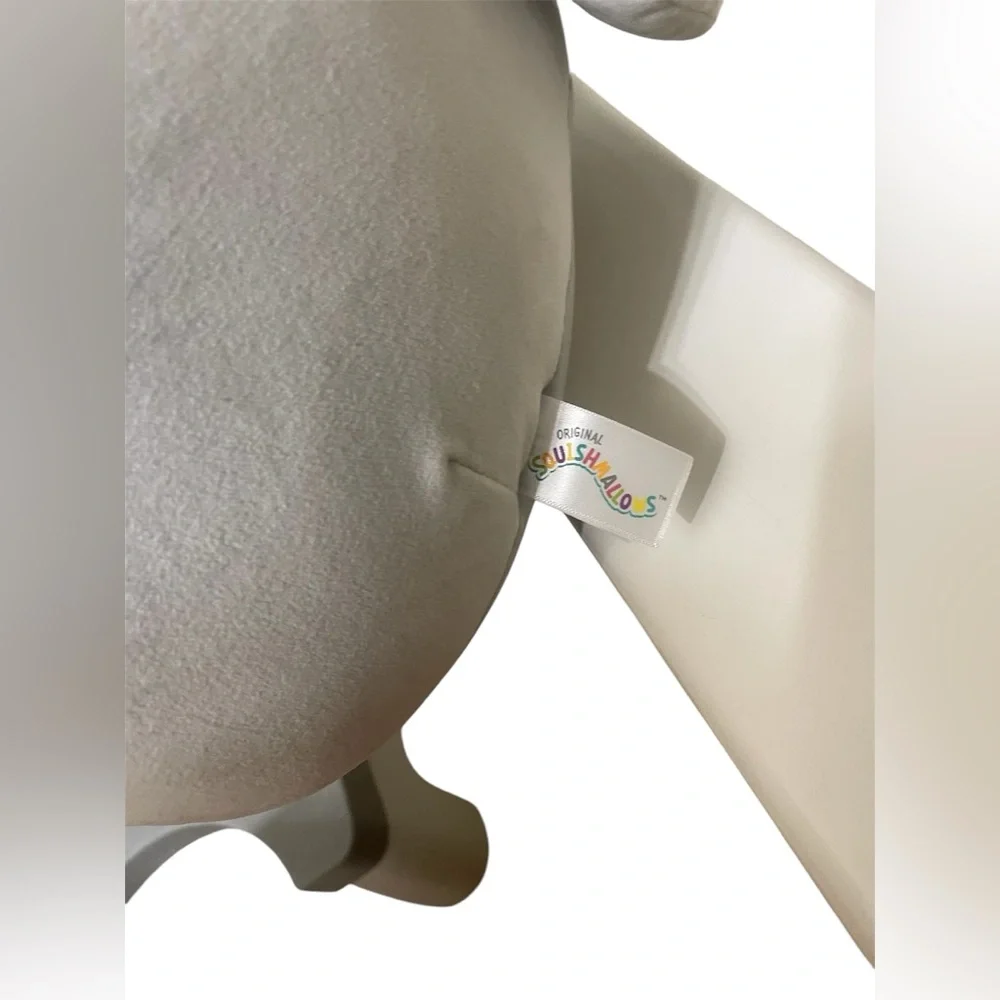 Squishmallows 16